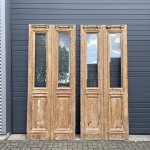 Antieke dubbele glazen deuren
